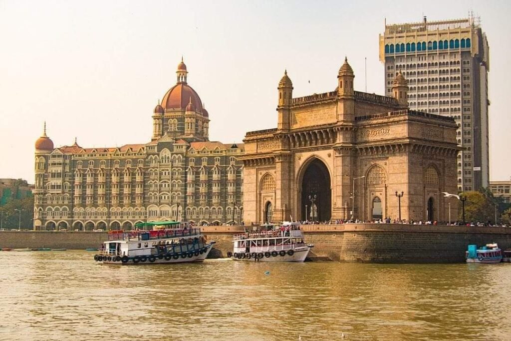 Gateway of India, Mumbai - with seven sands tourism