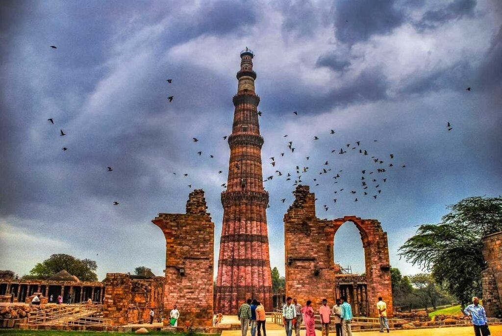 Qutub Minar, Delhi, India with seven sands tourism