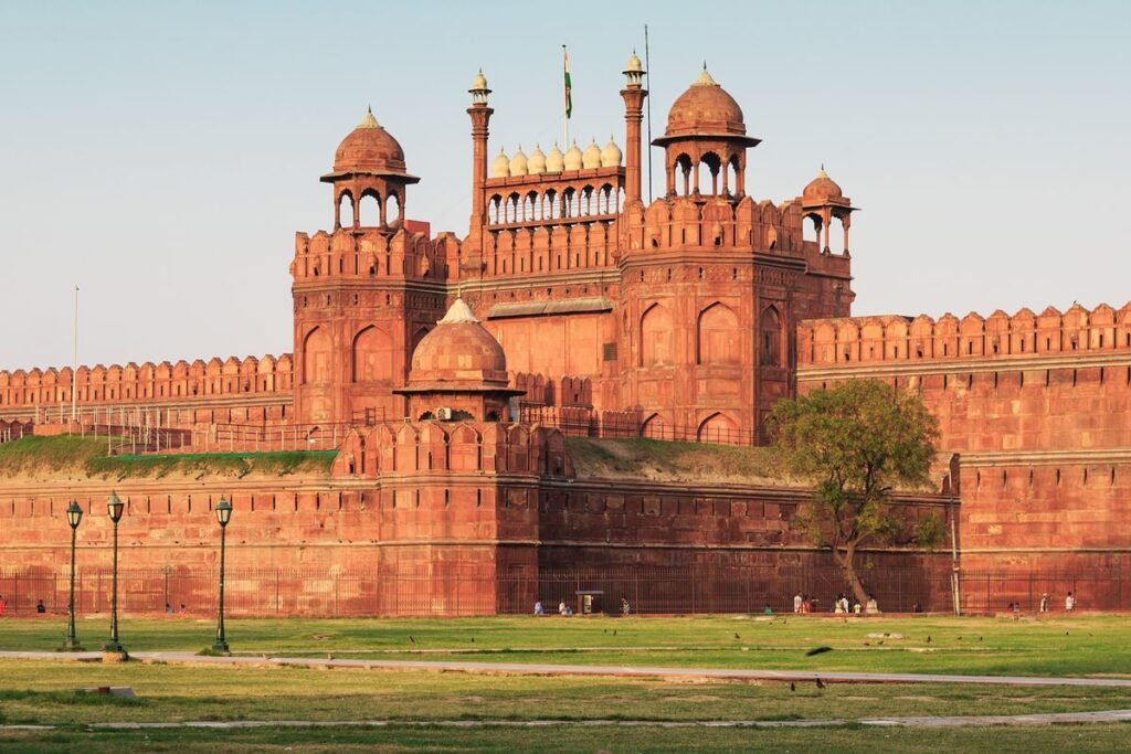 The Red Fort 1 with seven sands tourism , Pictures of Famous Historical Monuments of India