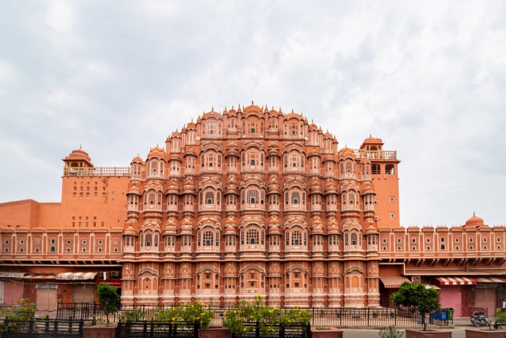 hawa-mahal-jaipur with seven sands tourism